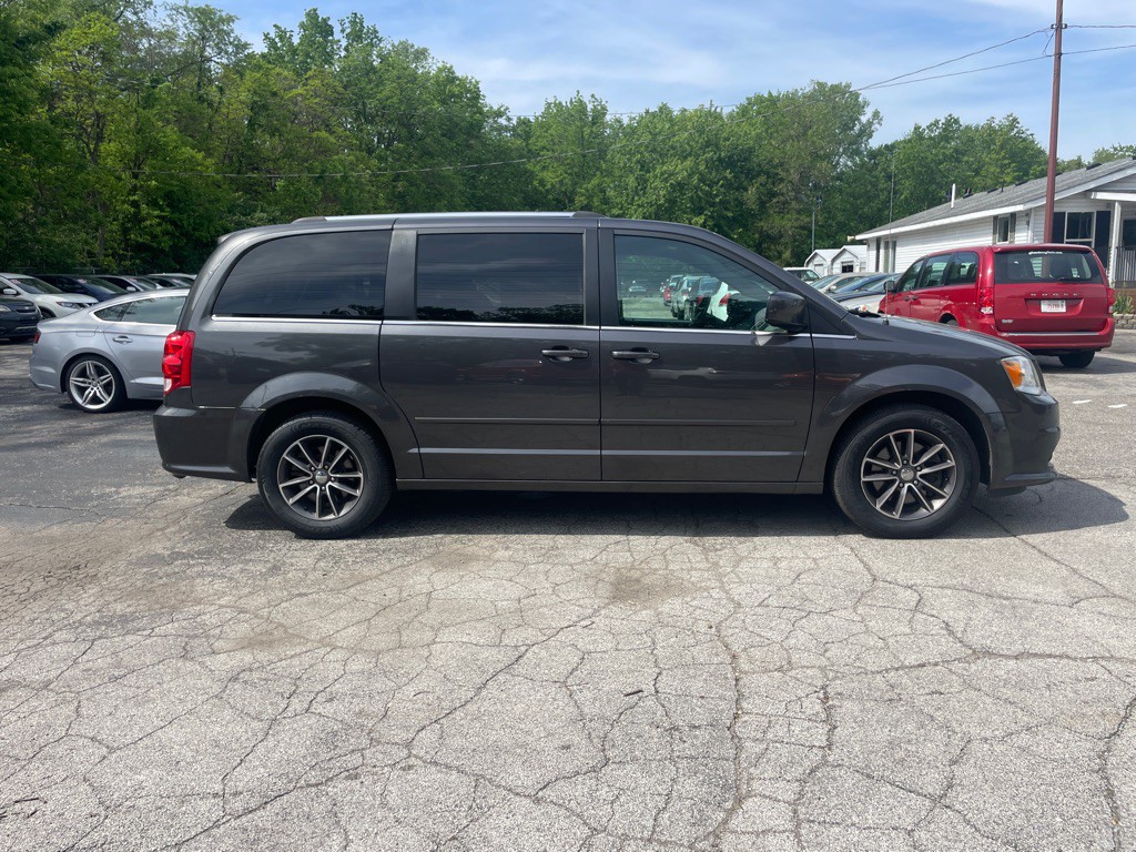 2017 Dodge Grand Caravan Image 4