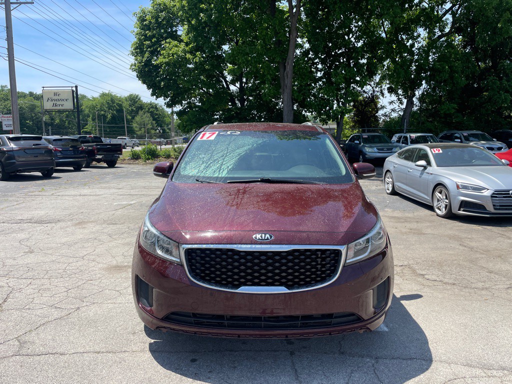 2017 Kia Sedona Image 2