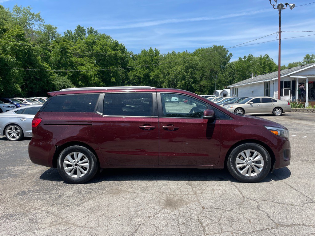 2017 Kia Sedona Image 4