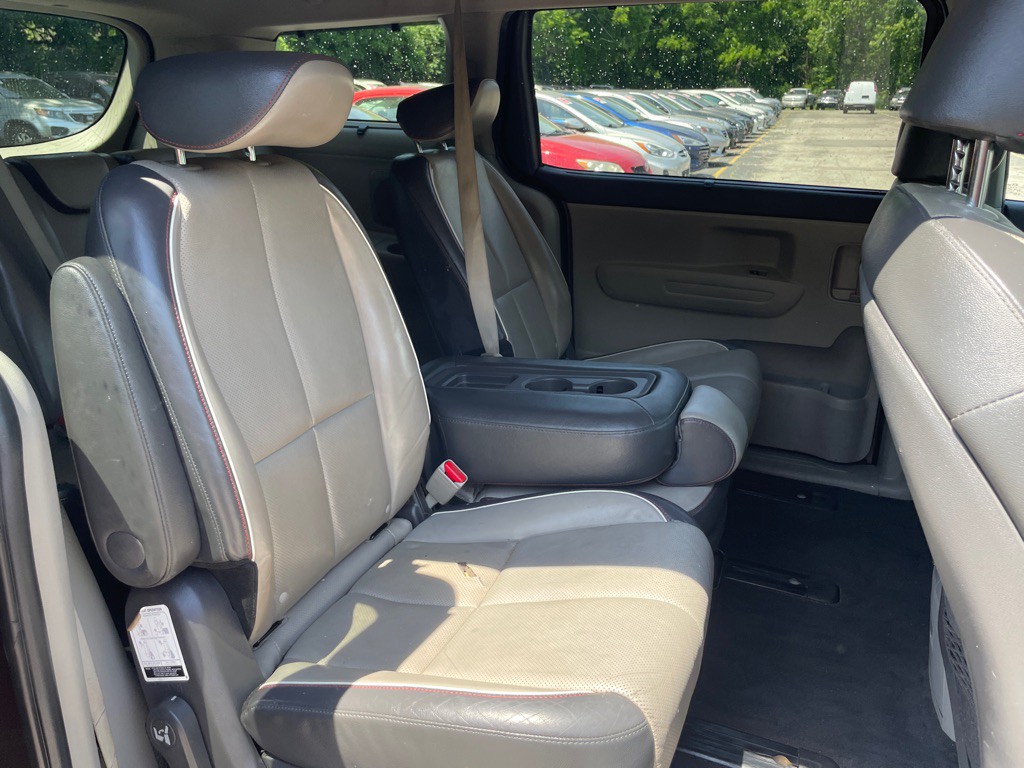 2017 Kia Sedona Image 14
