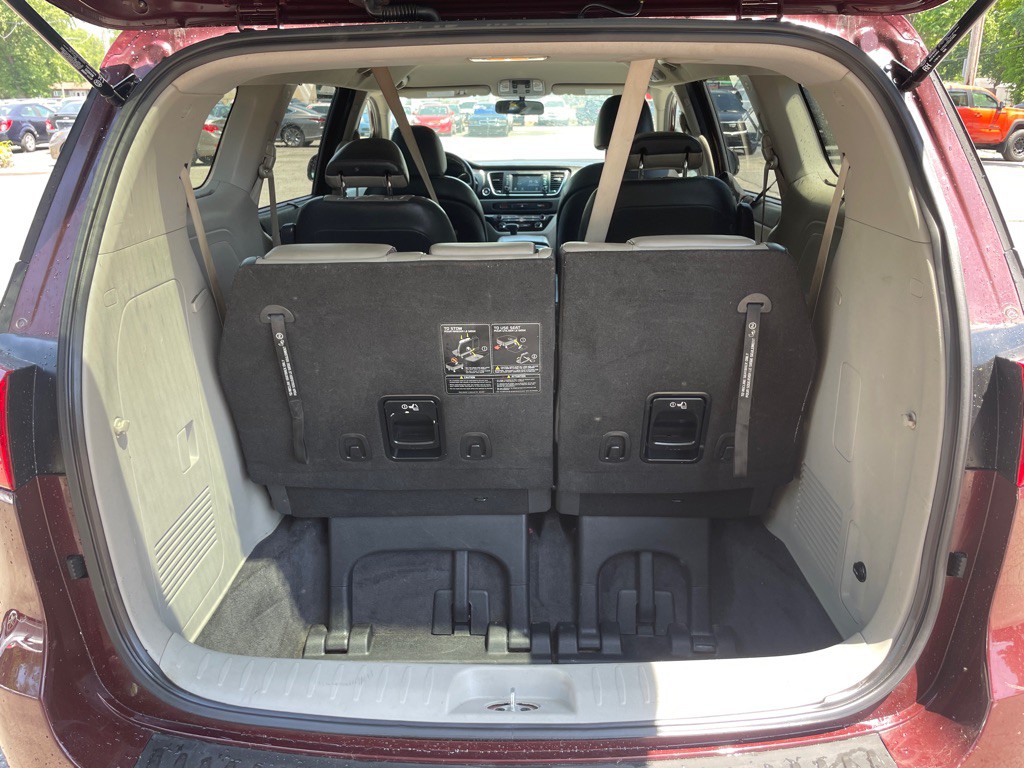 2017 Kia Sedona Image 15