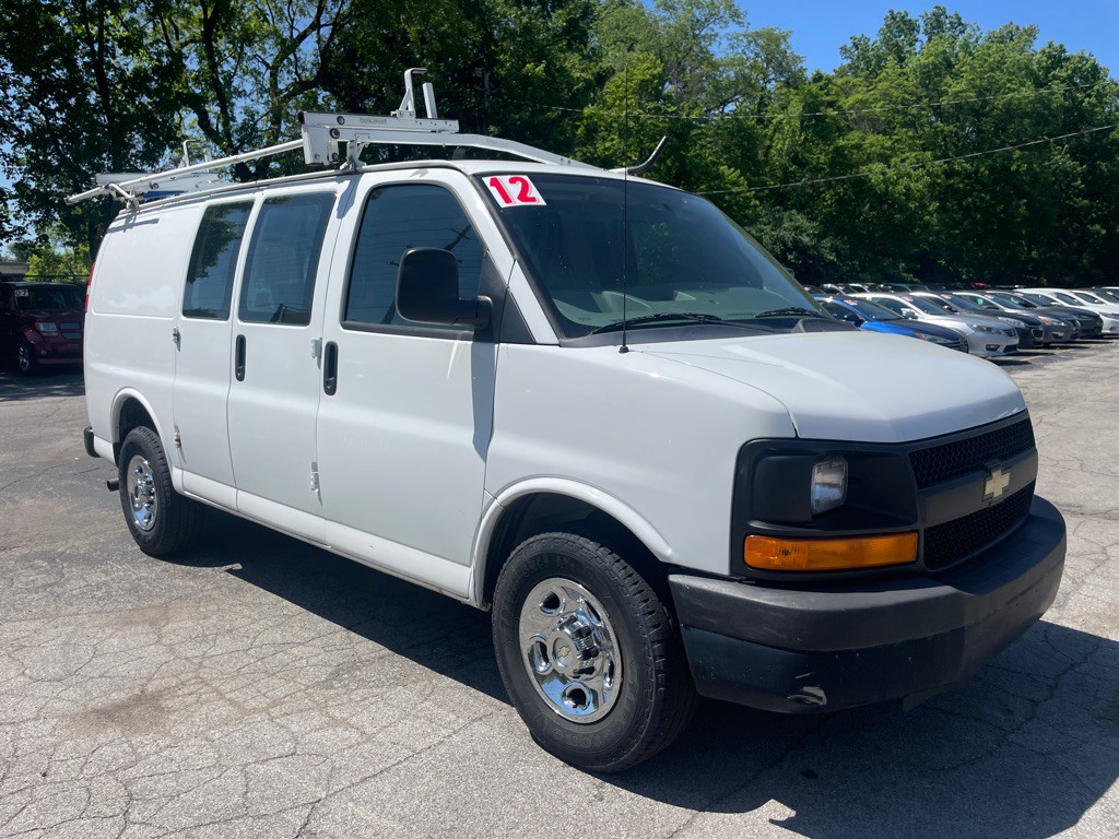 2012 Chevrolet Express Image 3
