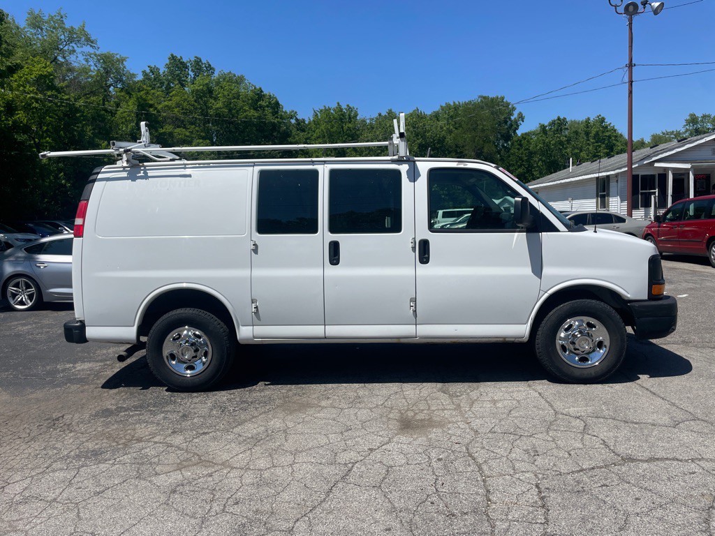 2012 Chevrolet Express Image 4