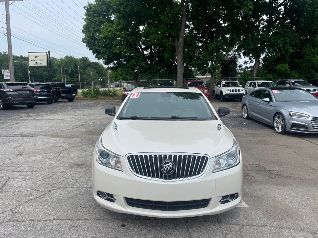 2011 Buick Lacrosse Image 2