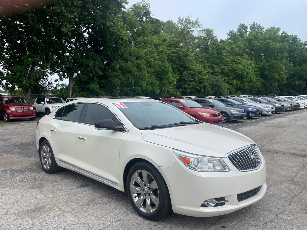 2011 Buick Lacrosse Image 3