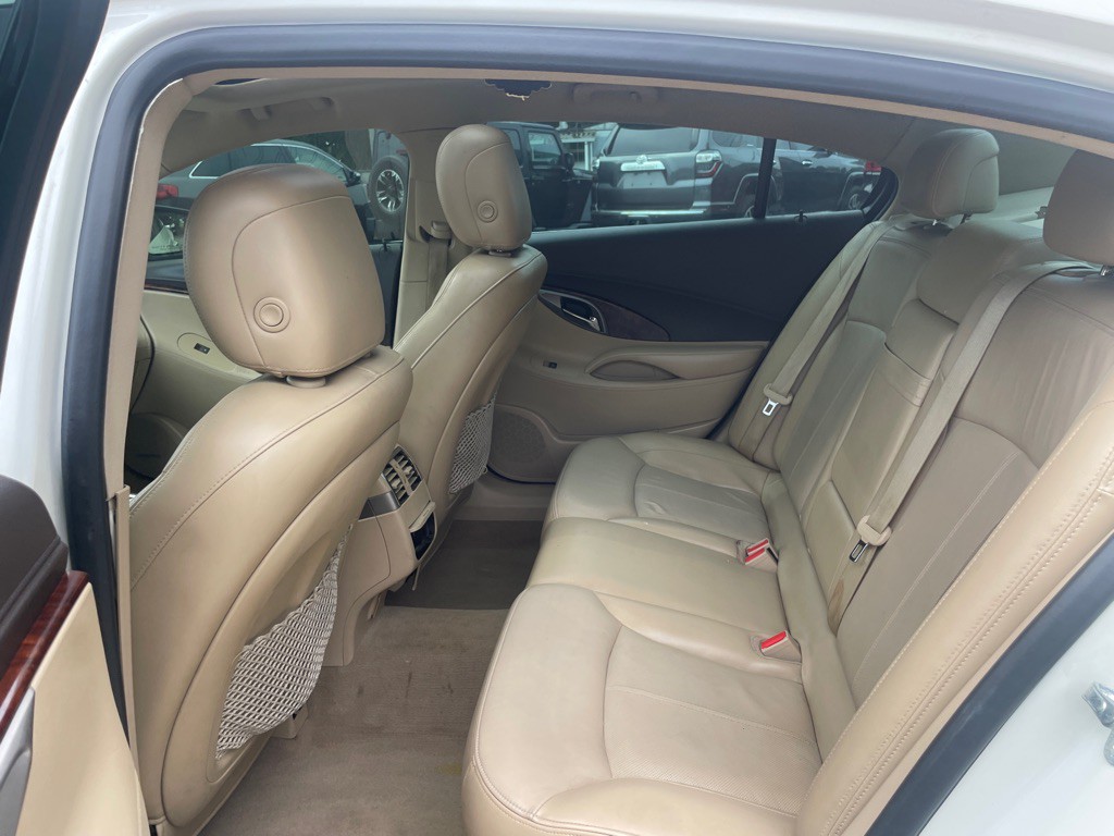 2011 Buick Lacrosse Image 12