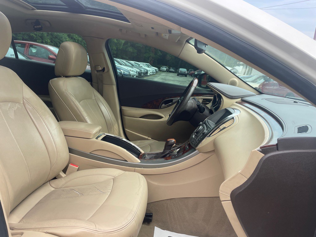 2011 Buick Lacrosse Image 13