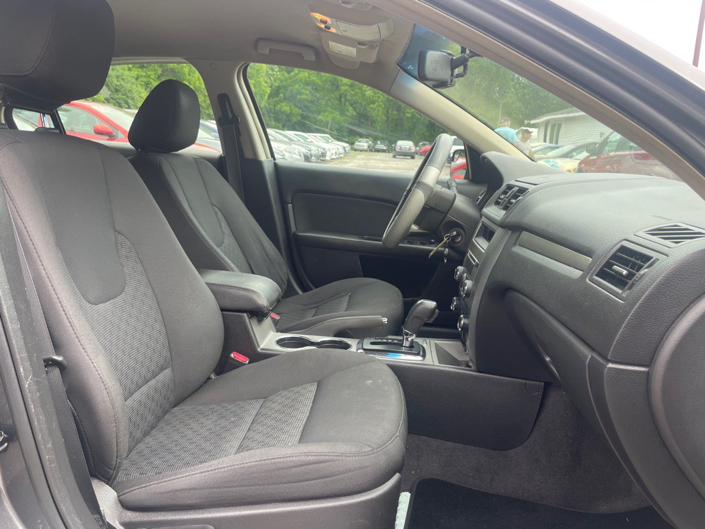 2010 Ford Fusion Image 12