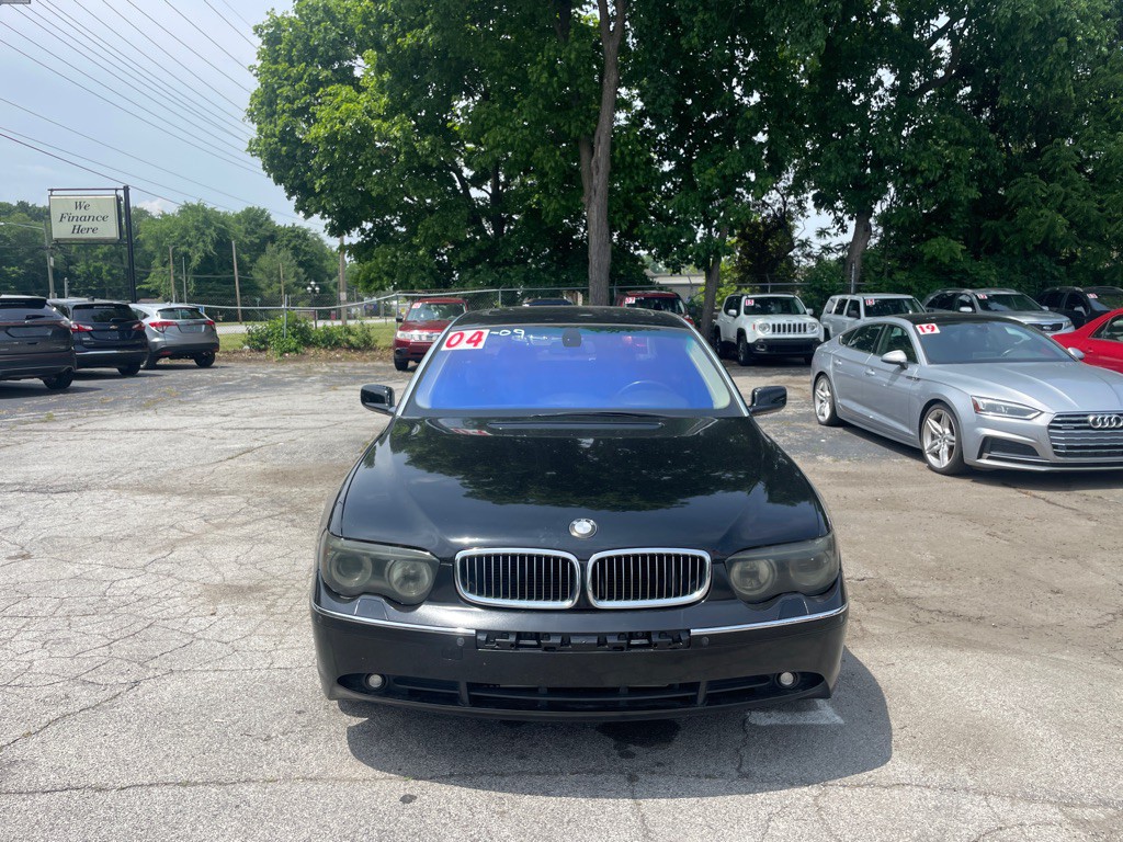 2004 BMW 7 Series Image 2