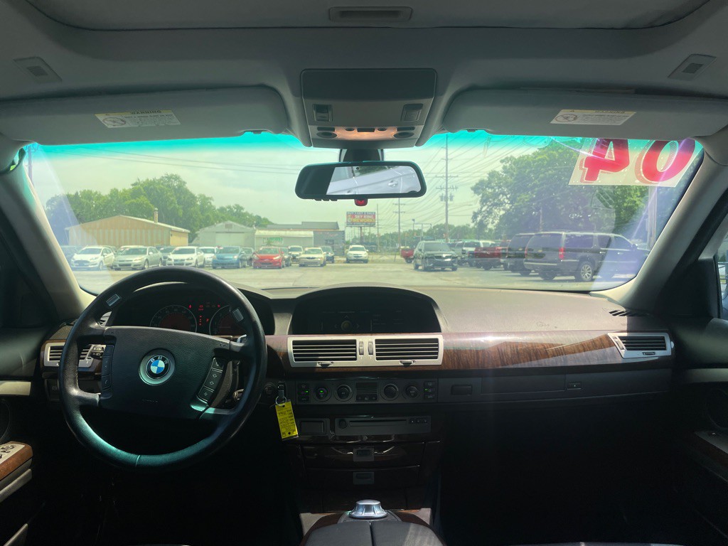 2004 BMW 7 Series Image 9