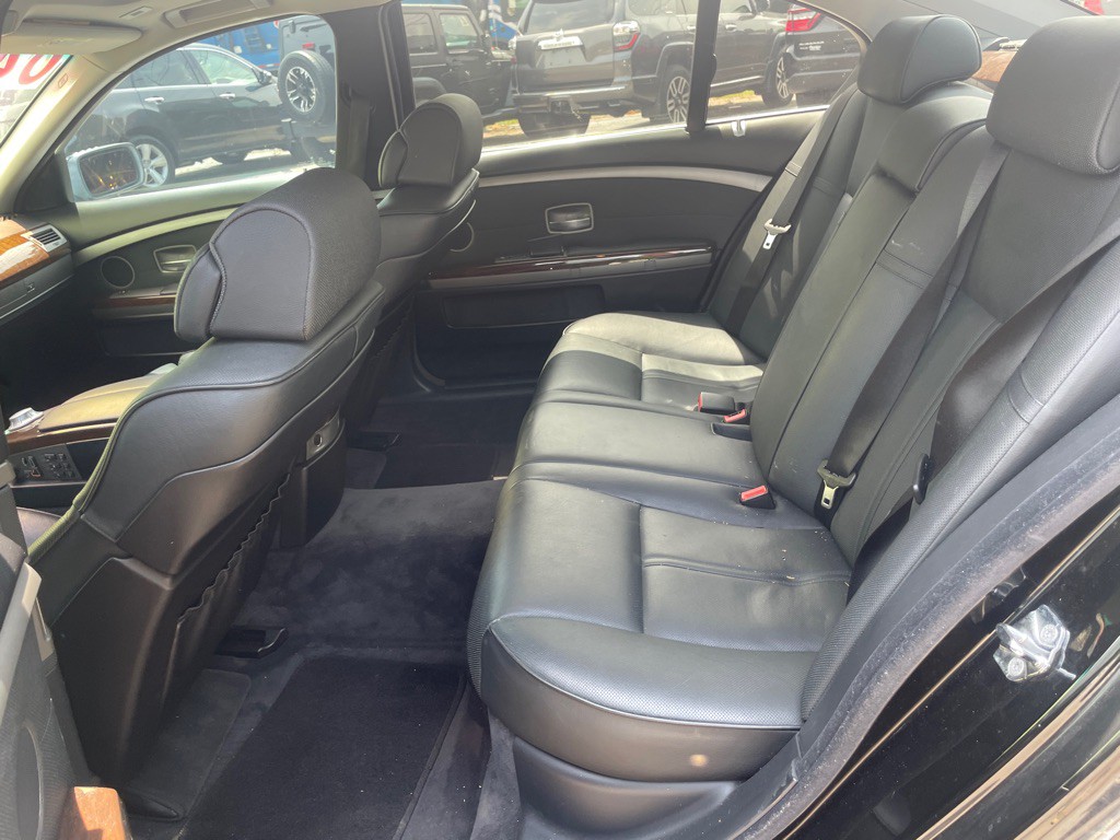 2004 BMW 7 Series Image 11