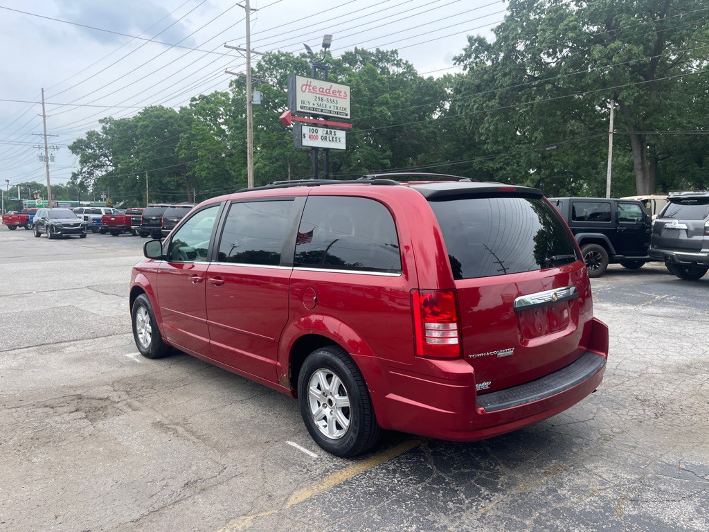 2008 Chrysler Town & Country Image 7