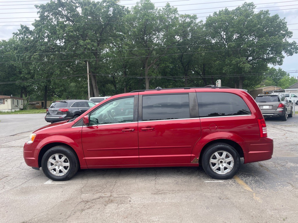 2008 Chrysler Town & Country Image 8