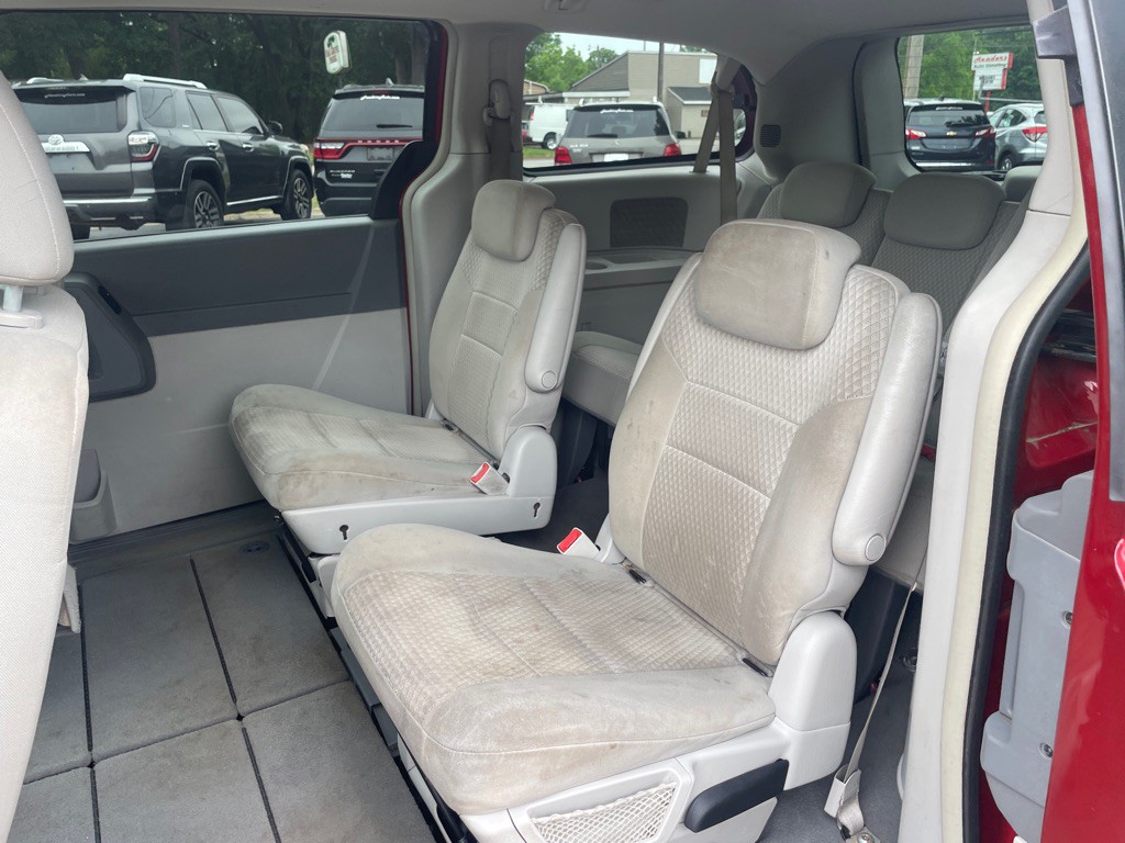 2008 Chrysler Town & Country Image 11