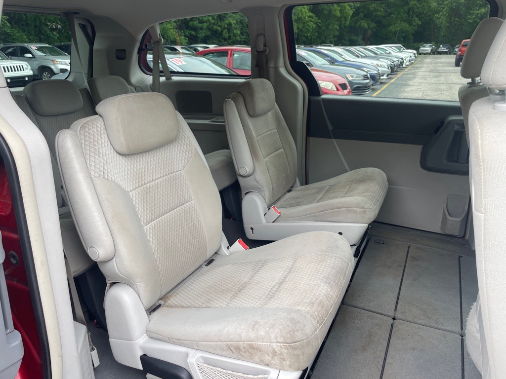2008 Chrysler Town & Country Image 13
