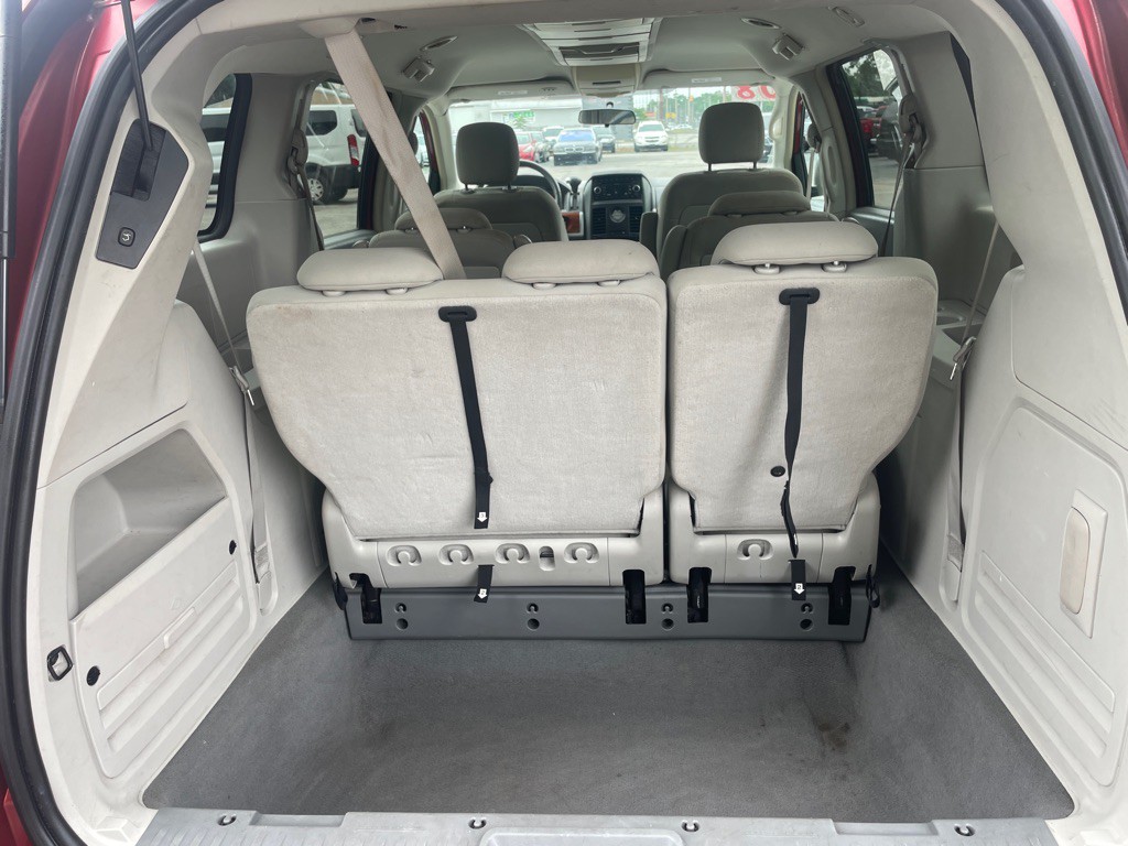 2008 Chrysler Town & Country Image 14