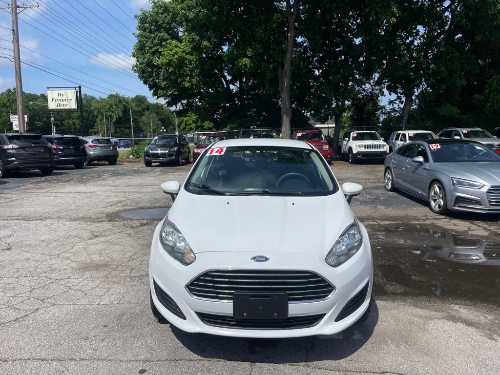 2014 Ford Fiesta Image 2