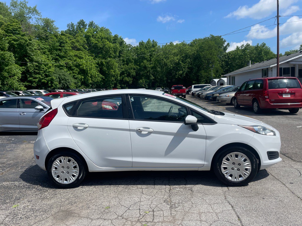 2014 Ford Fiesta Image 4