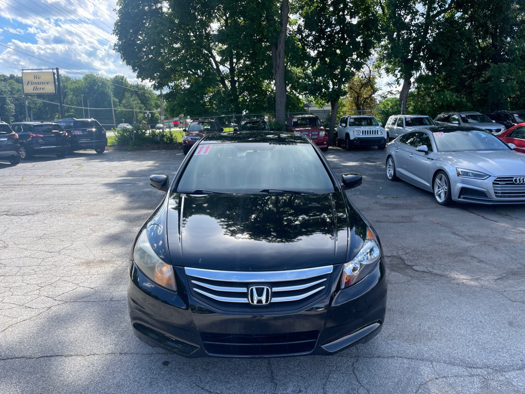 2011 Honda Accord Image 2