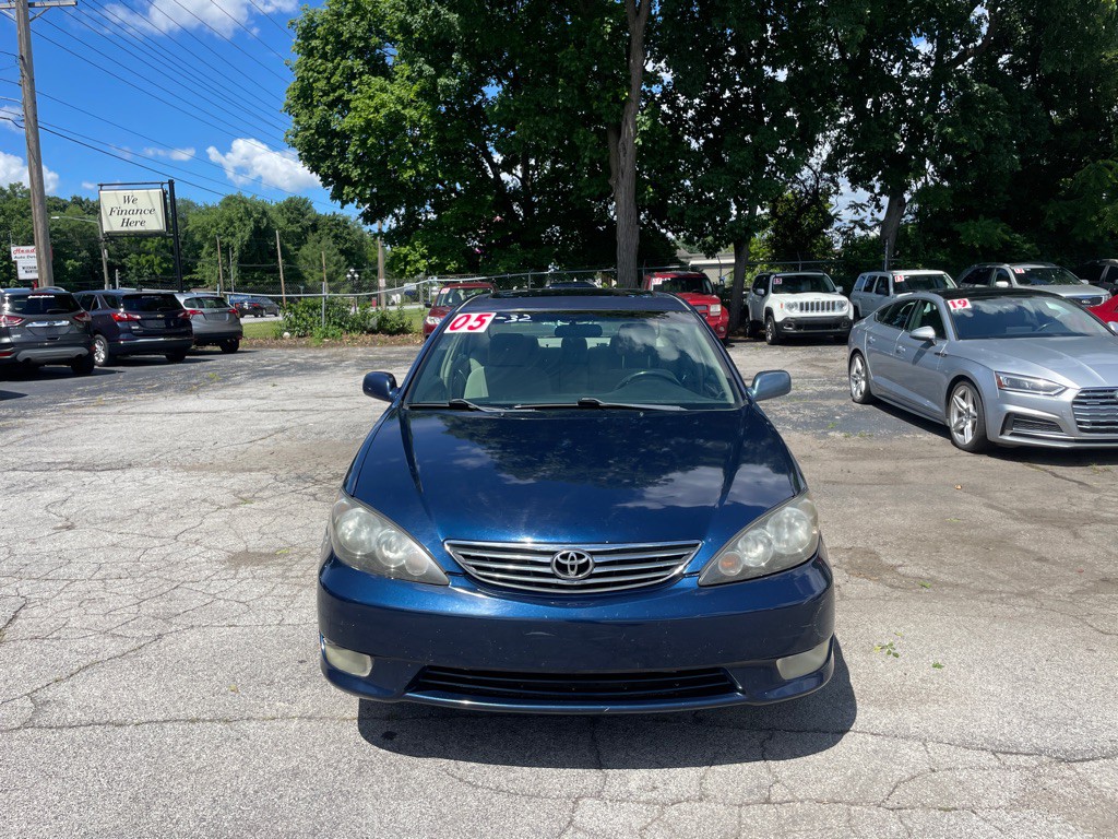 2005 Toyota Camry Image 2