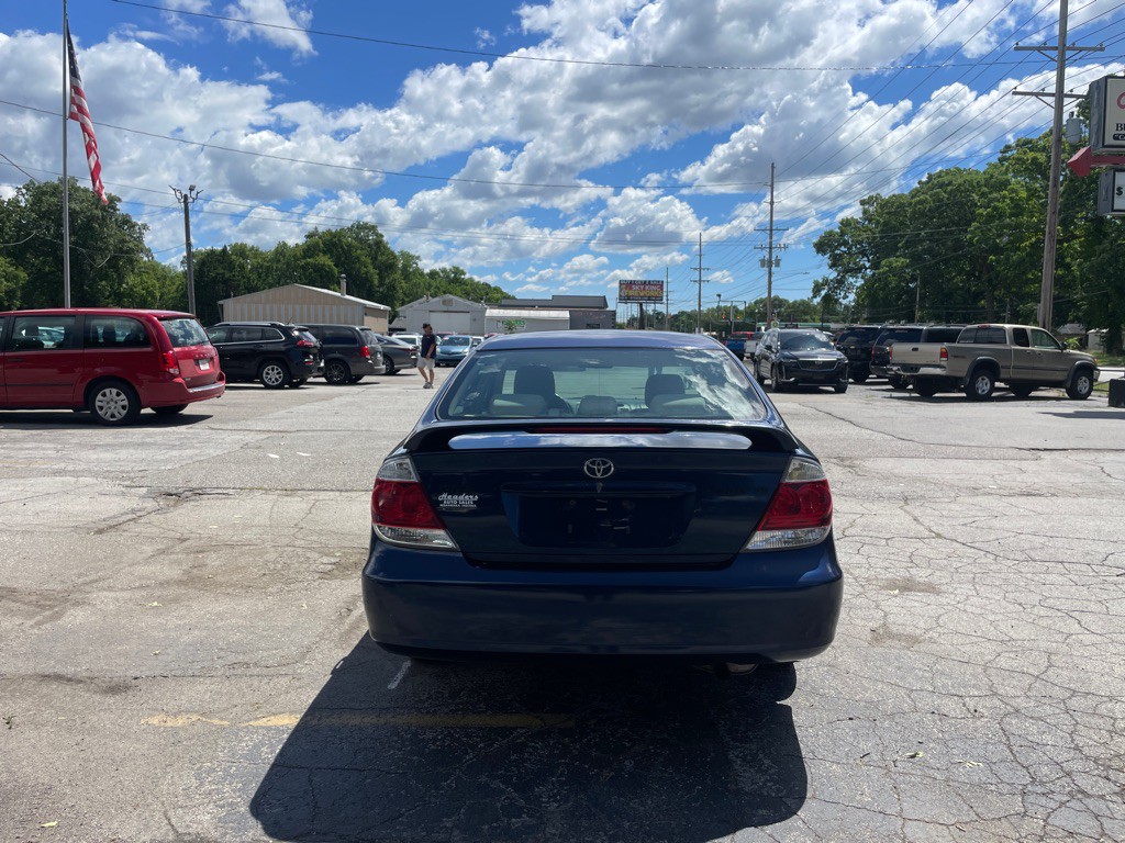 2005 Toyota Camry Image 6
