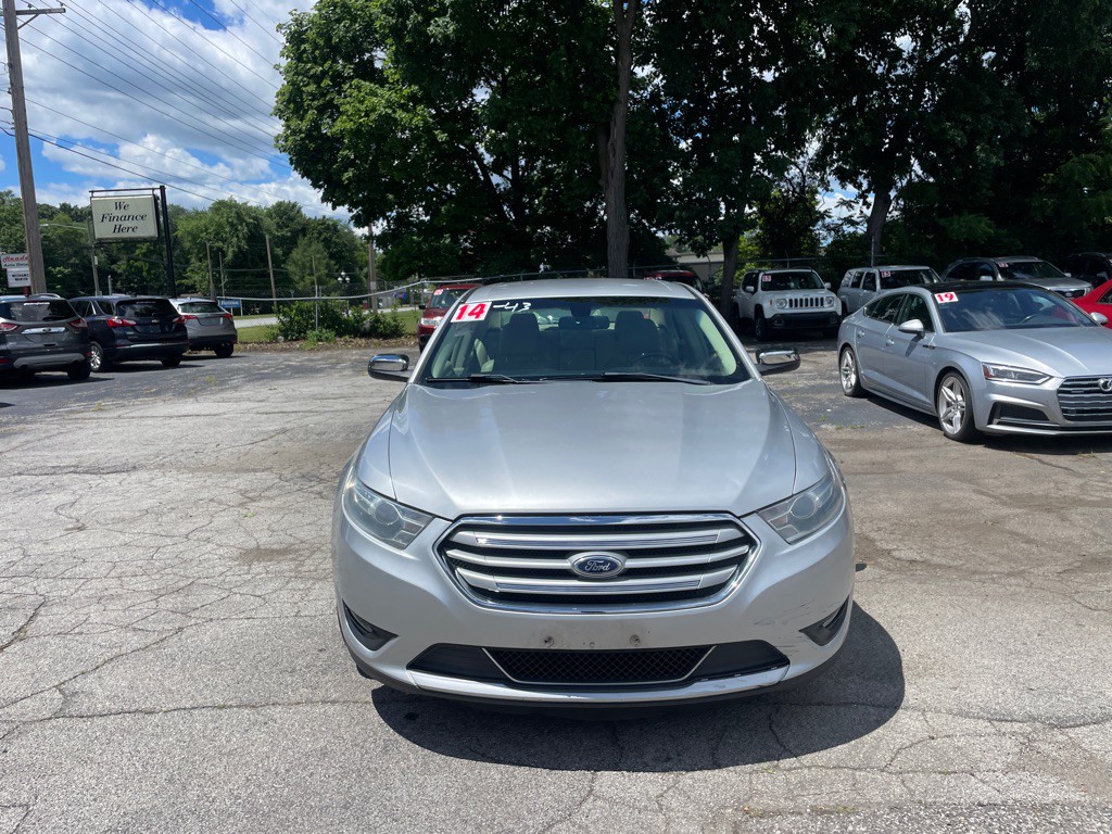 2014 Ford Taurus Image 2