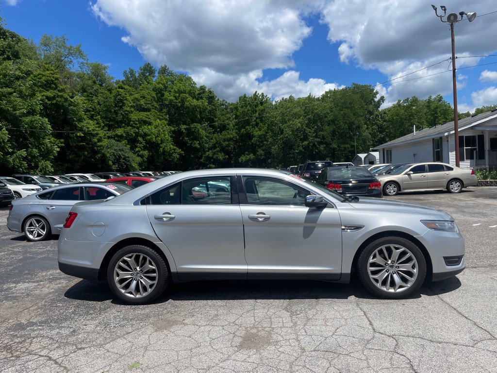 2014 Ford Taurus Image 4