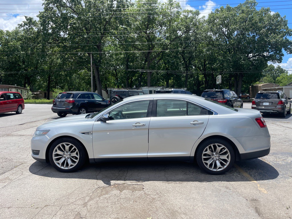 2014 Ford Taurus Image 8