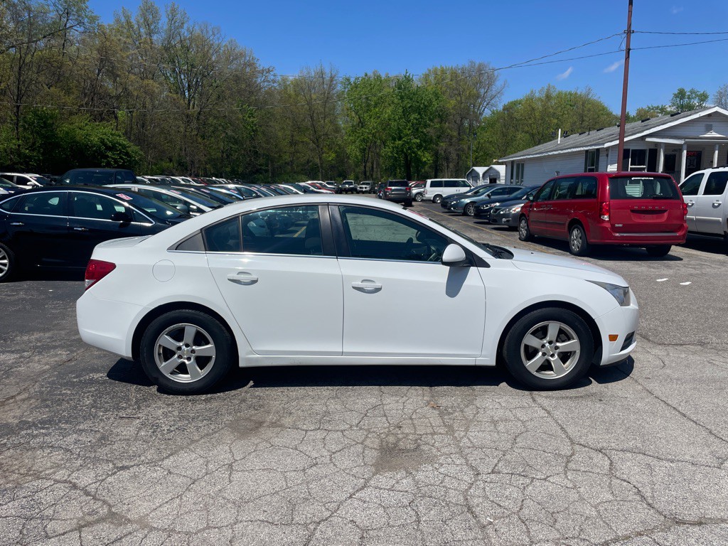 2014 Chevrolet Cruze Image 4