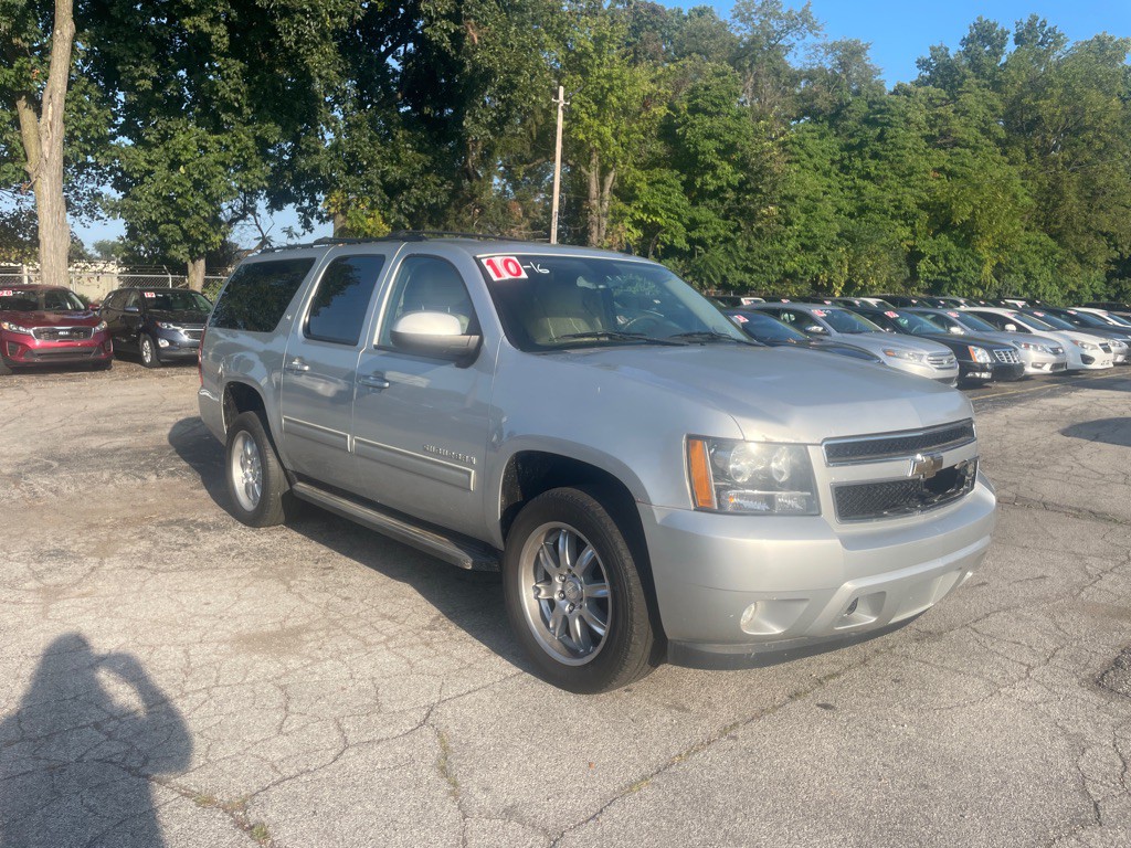 2010 Chevrolet Suburban Image 3
