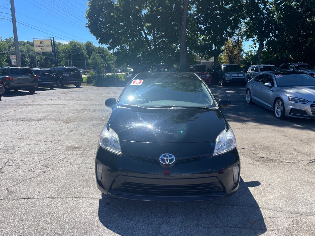2013 Toyota Prius Image 2
