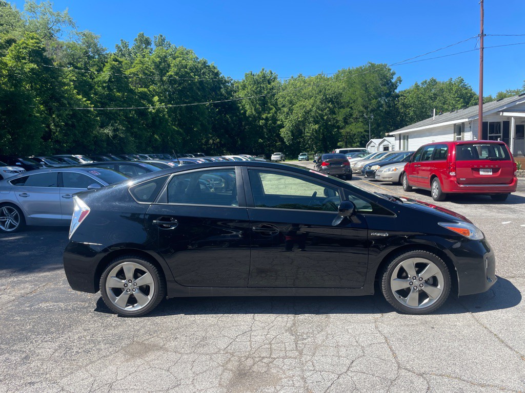 2013 Toyota Prius Image 4