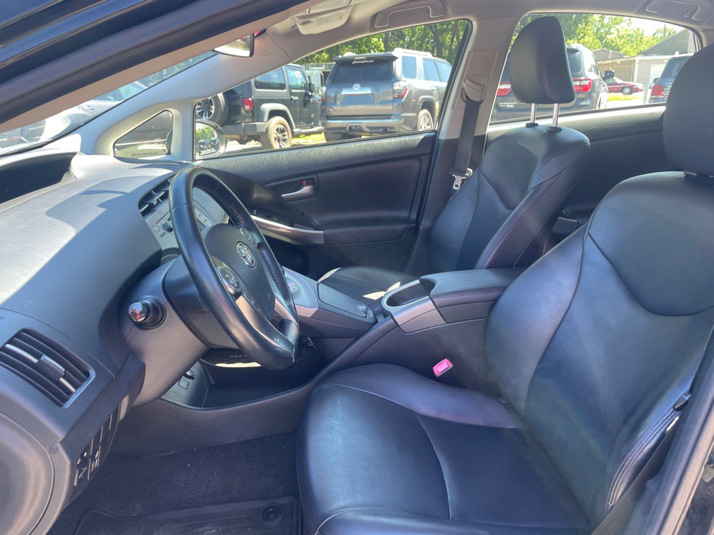 2013 Toyota Prius Image 10