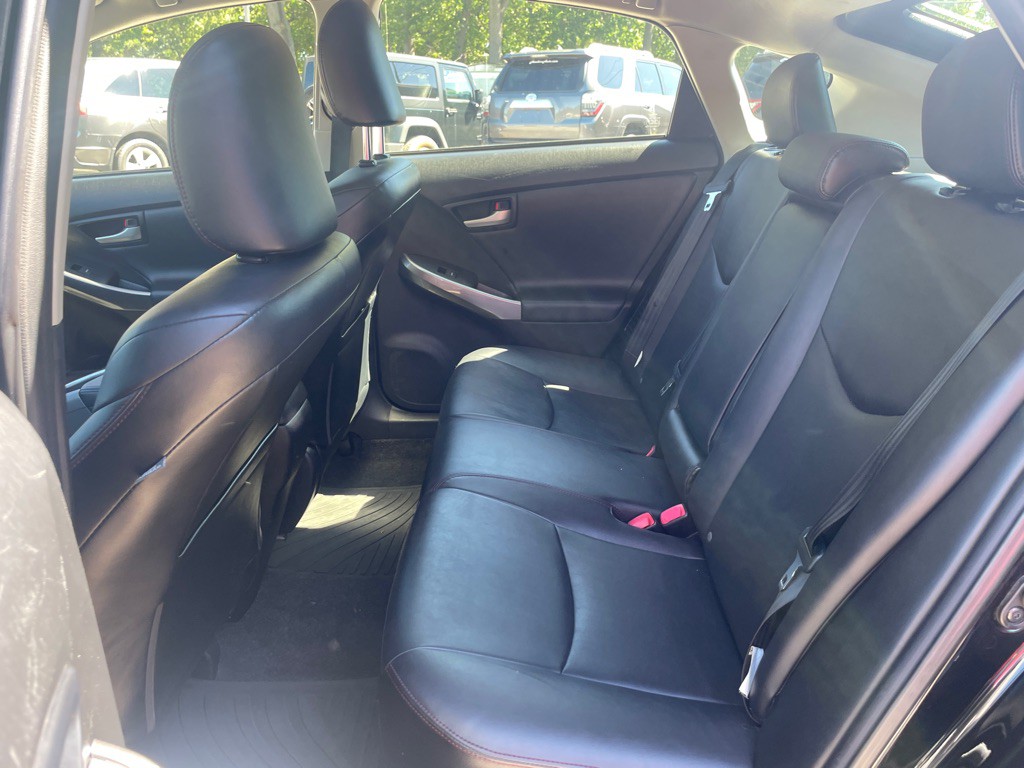 2013 Toyota Prius Image 11