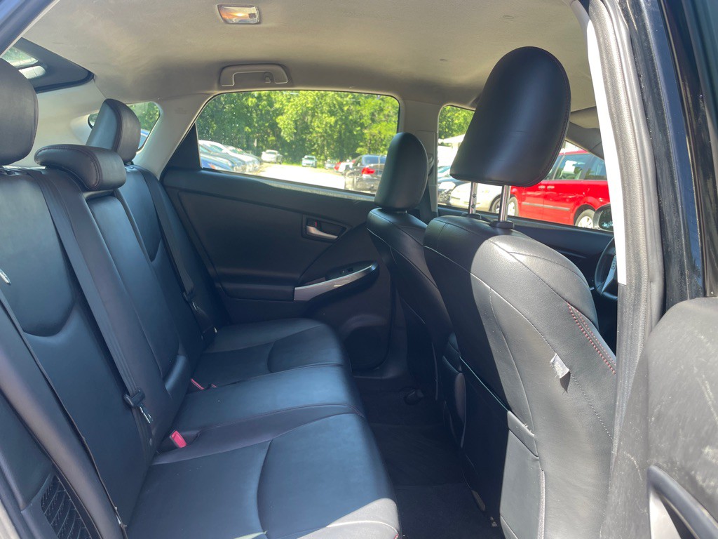 2013 Toyota Prius Image 13
