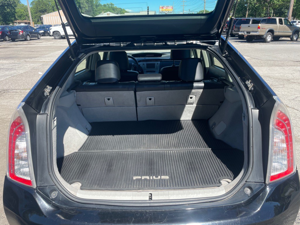 2013 Toyota Prius Image 14