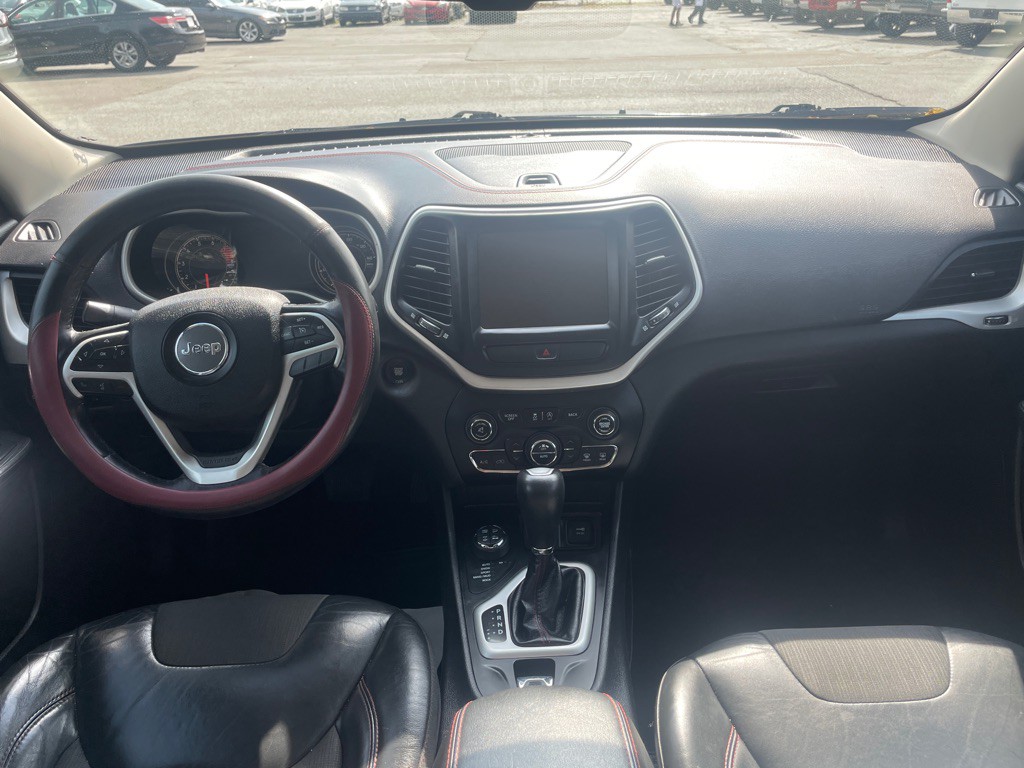 2017 Jeep Cherokee Image 11