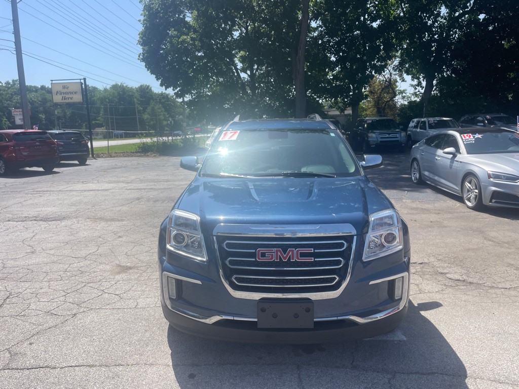 2017 GMC Terrain Image 2
