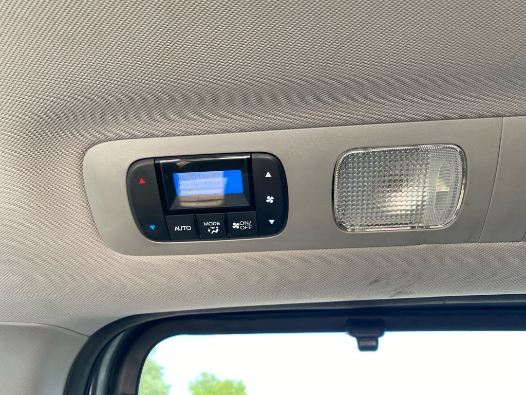 2011 Honda Odyssey Image 12