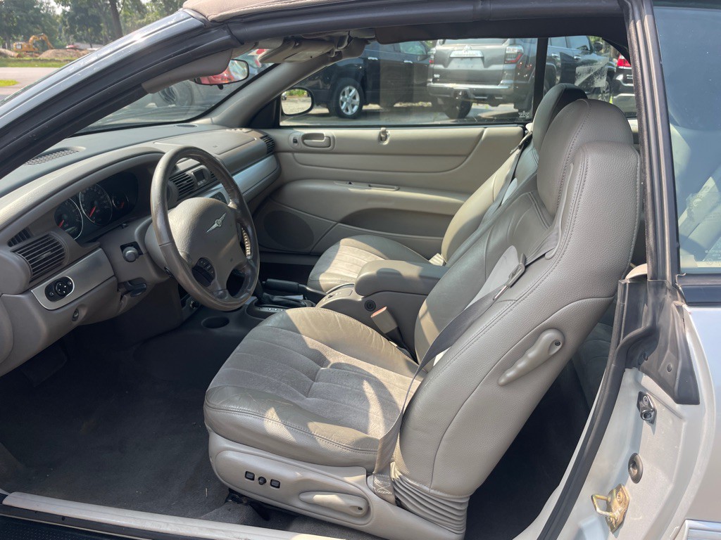 2006 Chrysler Sebring Image 9