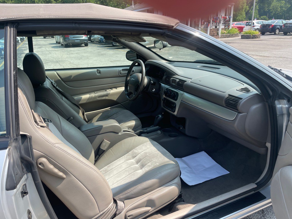 2006 Chrysler Sebring Image 10
