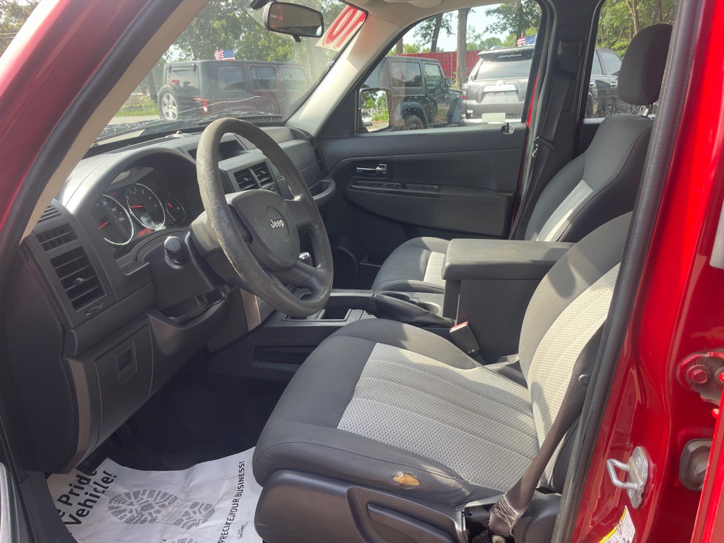 2010 Jeep Liberty Image 9