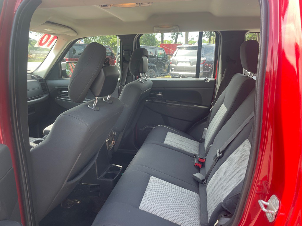 2010 Jeep Liberty Image 12