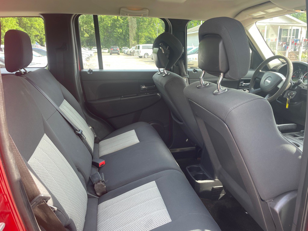 2010 Jeep Liberty Image 13