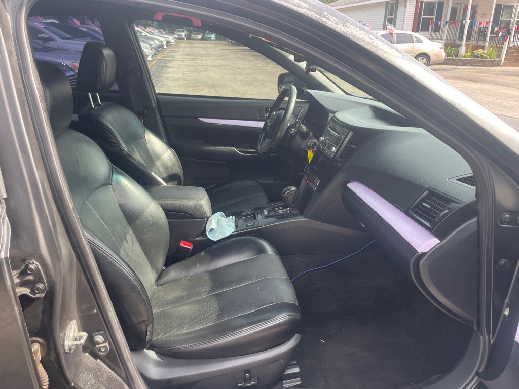 2011 Subaru Legacy Image 10