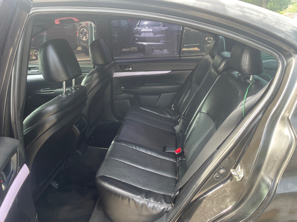 2011 Subaru Legacy Image 12