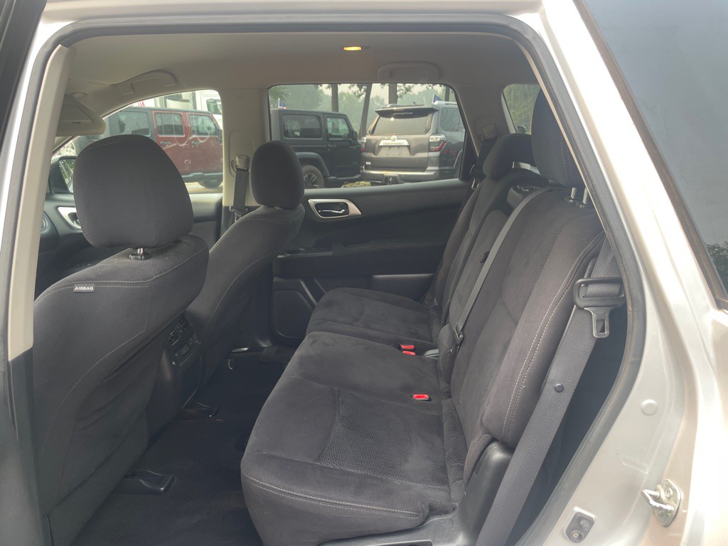 2013 Nissan Pathfinder Image 12