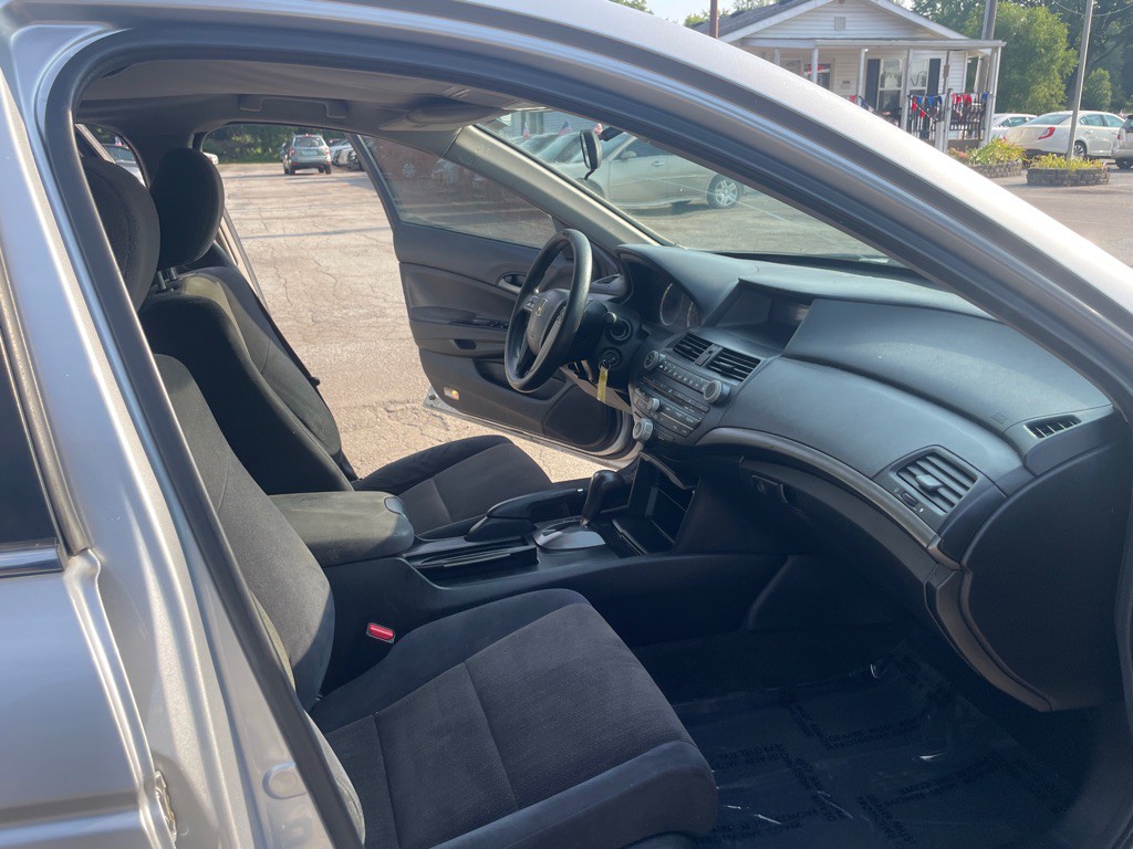 2009 Honda Accord Image 10