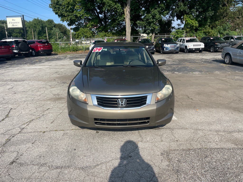 2009 Honda Accord Image 2
