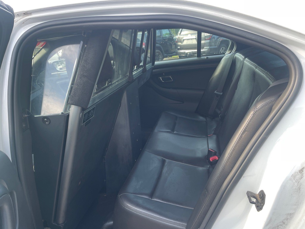 2016 Ford Taurus Image 10
